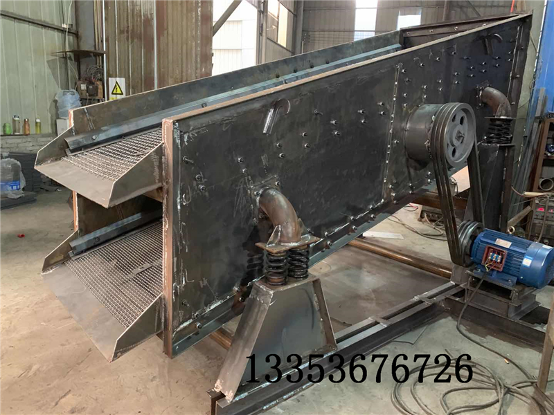 石料振動篩分機喂料不勻稱會造成哪些原因？1
